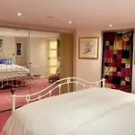 Stylish Georgian Townhouse In Central London
