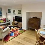 Stylish Georgian Townhouse In Central London