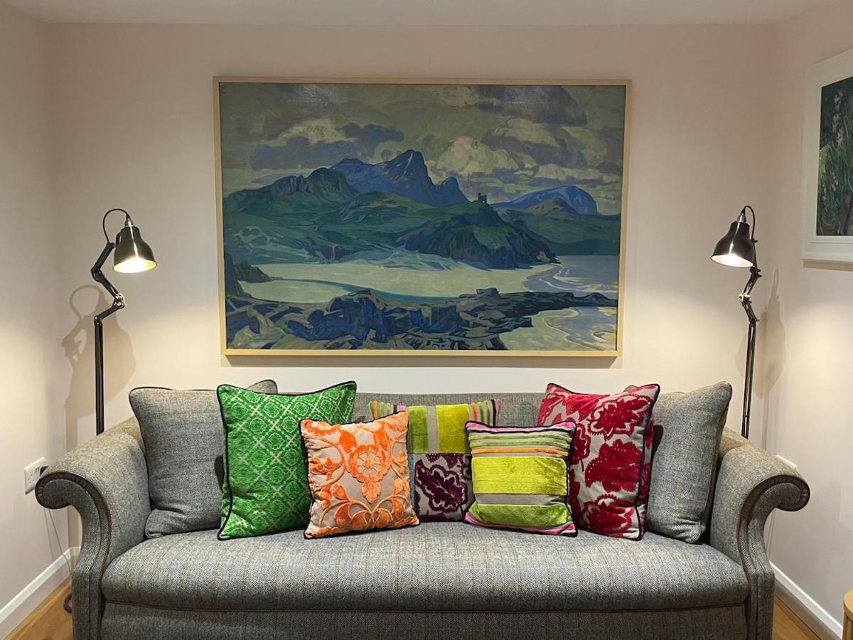 Stylish Georgian Townhouse In * London